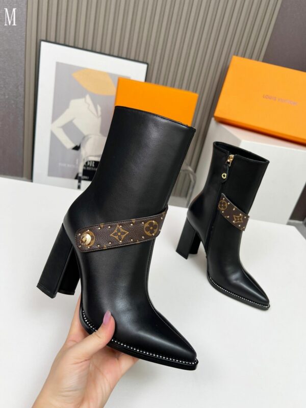 New Collection Fashion Women LV Shoes 1103
