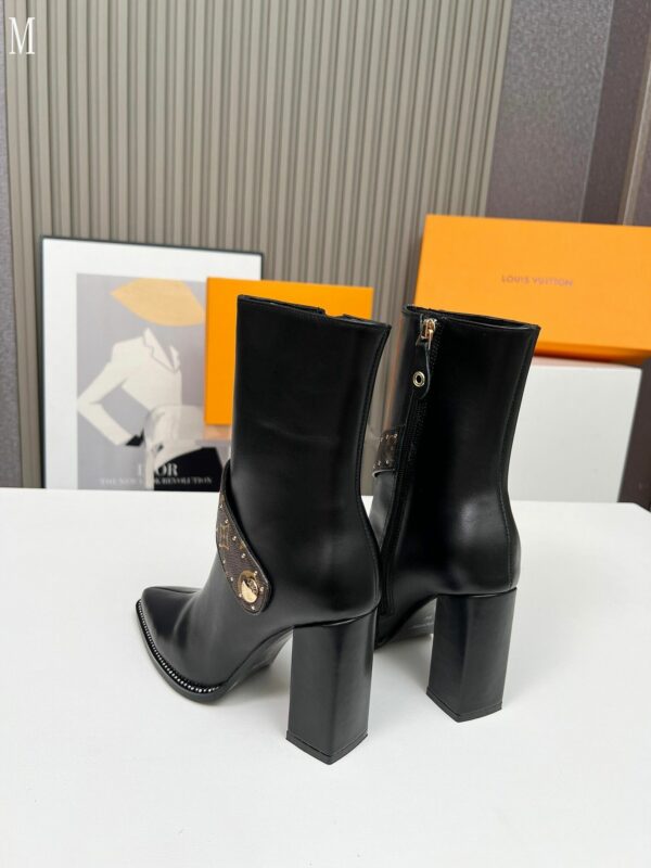 New Collection Fashion Women LV Shoes 1103