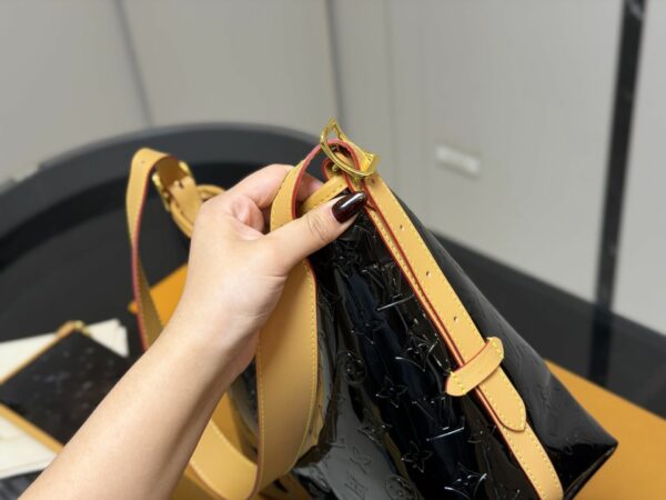 New Collection Fashion LV Handbag LV09235