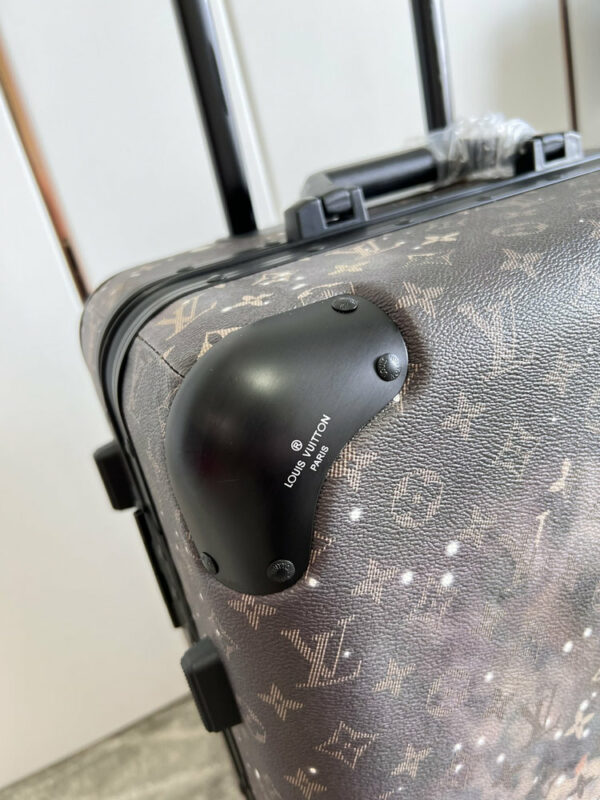 New Collection Fashion Luggage LV D301