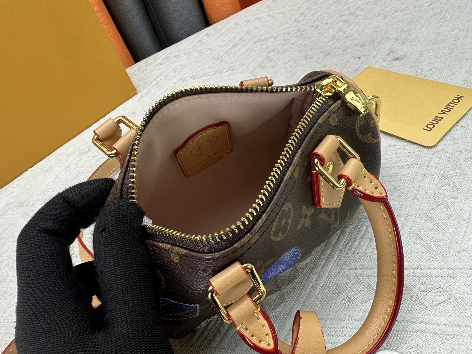 Luxury LV Handbag M81085-M15330 Luxury LV Handbag M81085-M15330