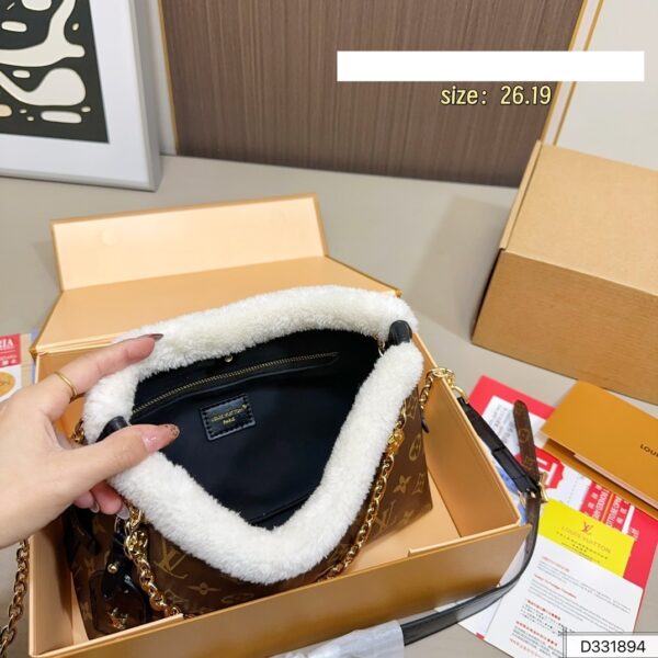 Stylish Fashion Carry LV Handbag LV2510213
