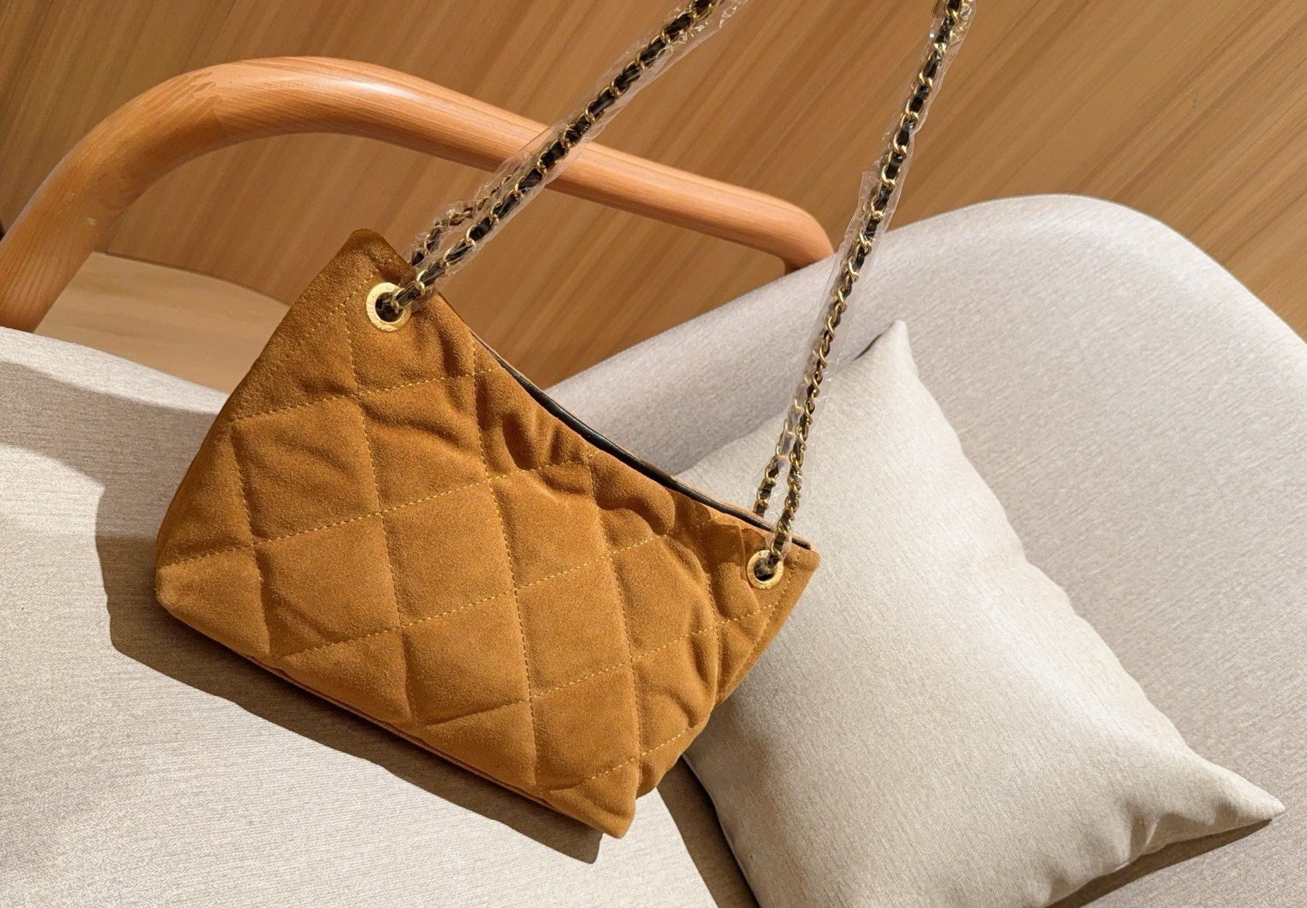 New Collection Fashion CN Handbag CC2510132 New Collection Fashion CN Handbag CC2510132