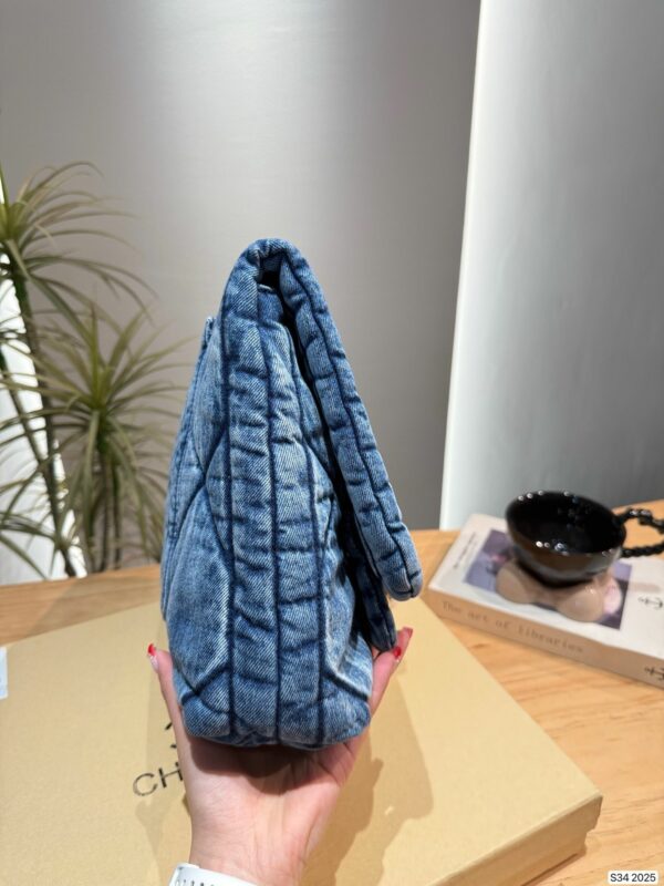 Stylish Fashion Carry CN Handbag 2025