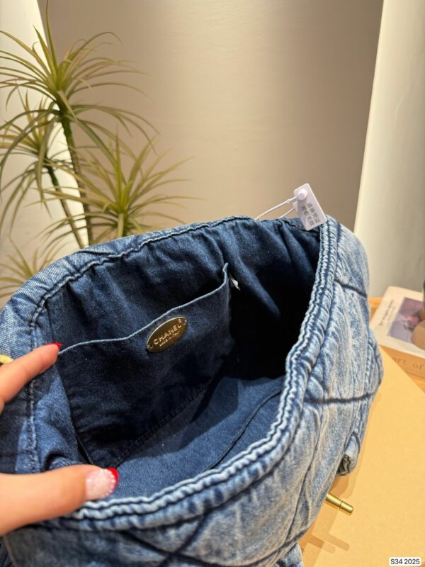 Stylish Fashion Carry CN Handbag 2025