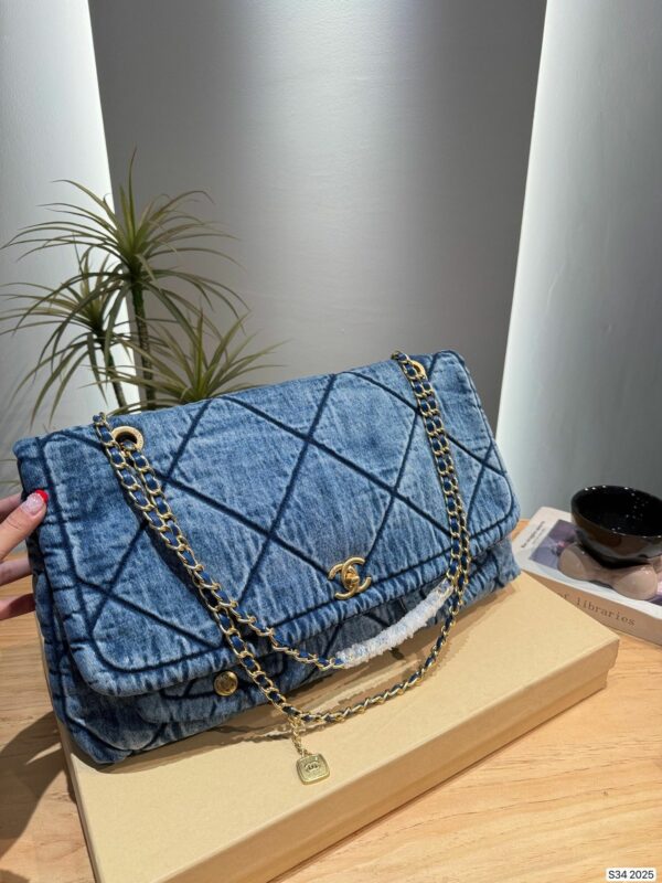 Stylish Fashion Carry CN Handbag 2025