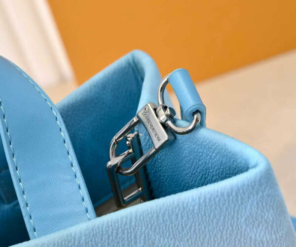 Chic Charm LV Handbag M13940-1