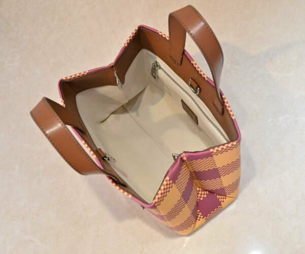 Chic Charm LV Handbag M13940-1