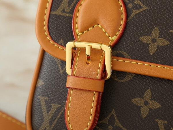 Chic Charm LV Handbag M26805-M83298
