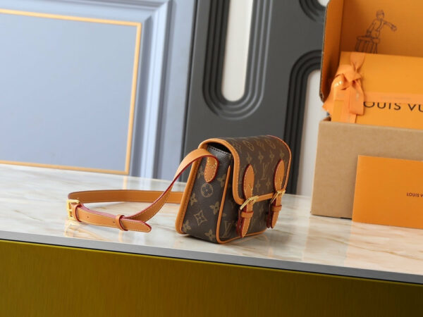 Chic Charm LV Handbag M26805-M83298