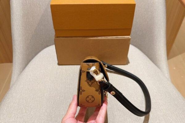 Stylish Fashion Carry Bag L5231