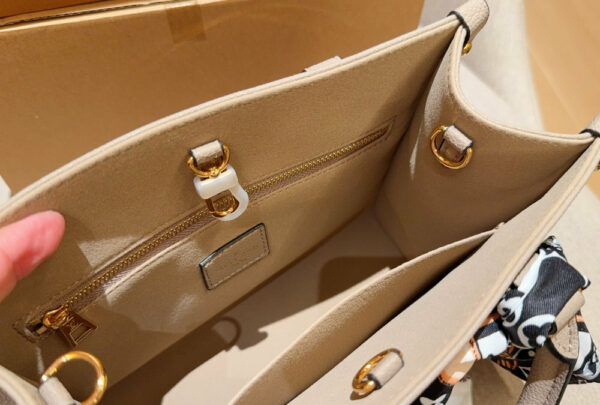 Stylish Fashion Carry Bag L5222