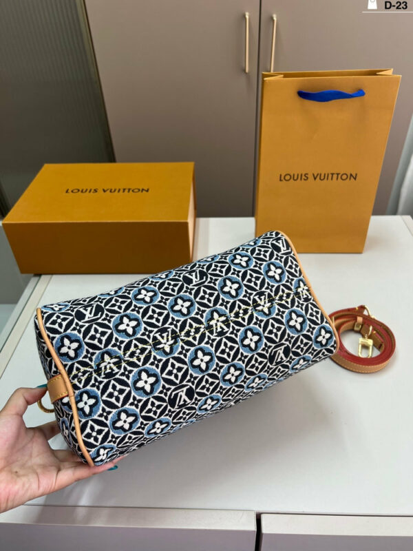Stylish Fashion Carry Bag L5213 Stylish Fashion Carry Bag L5213