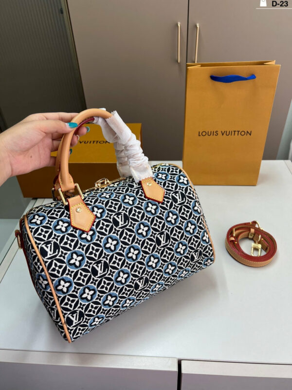 Stylish Fashion Carry Bag L5213 Stylish Fashion Carry Bag L5213