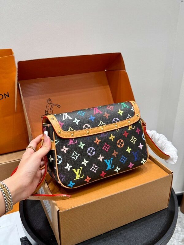 Stylish Fashion Carry Bag L5201 Stylish Fashion Carry Bag L5201
