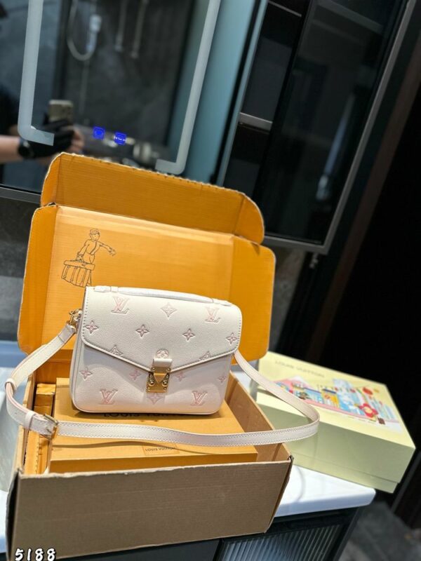 Stylish Fashion Carry Bag L5152
