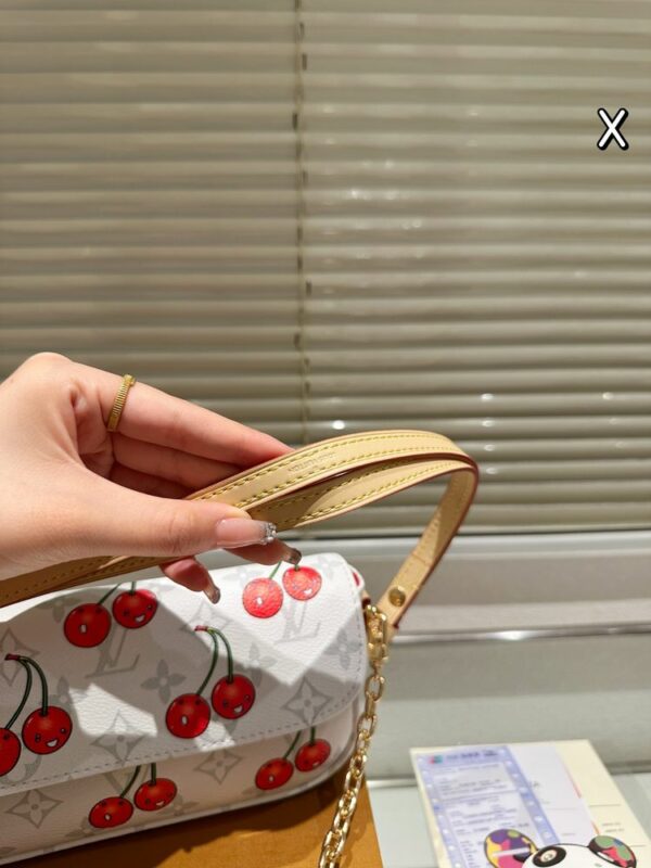 Stylish Fashion Carry Bag L5148