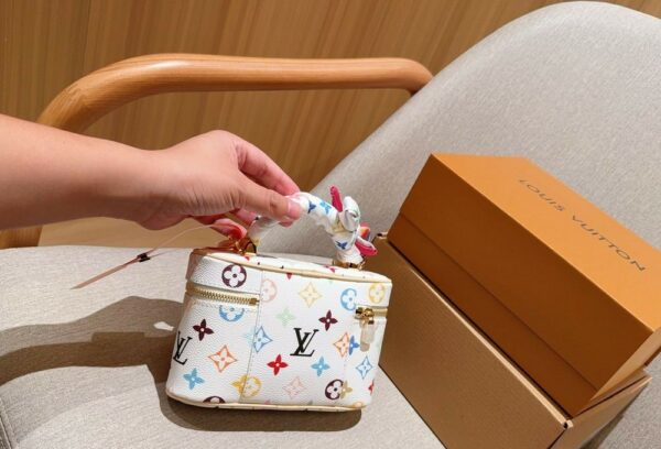 Stylish Fashion Carry Bag L5136 Stylish Fashion Carry Bag L5136