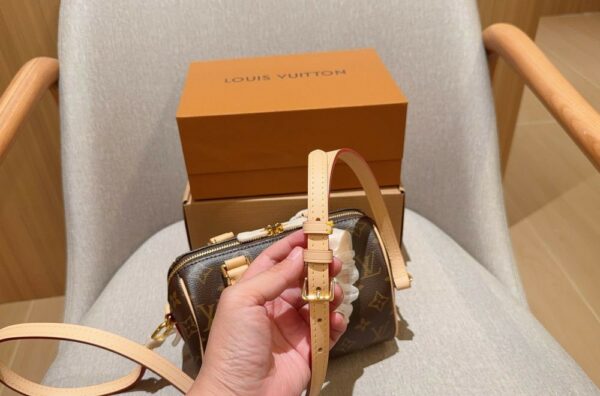 Stylish Fashion Carry Bag L5133