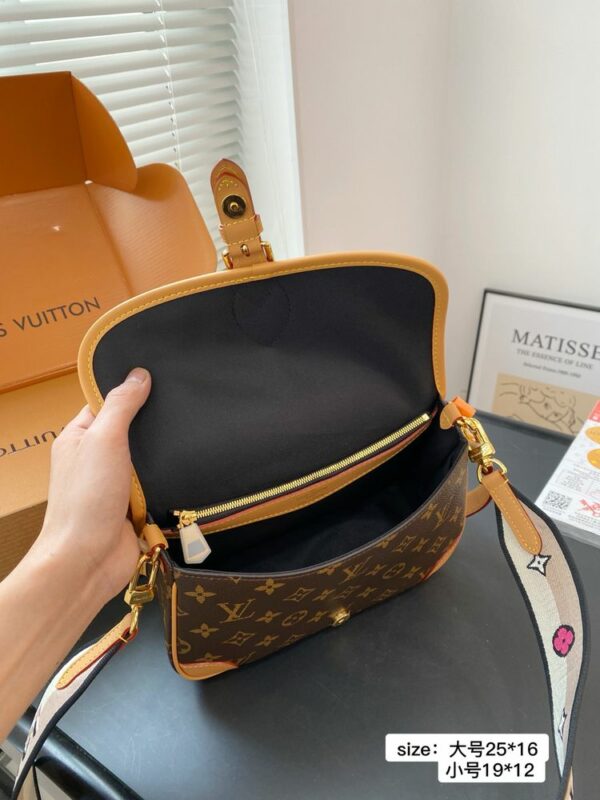 Stylish Fashion Carry Bag L5113