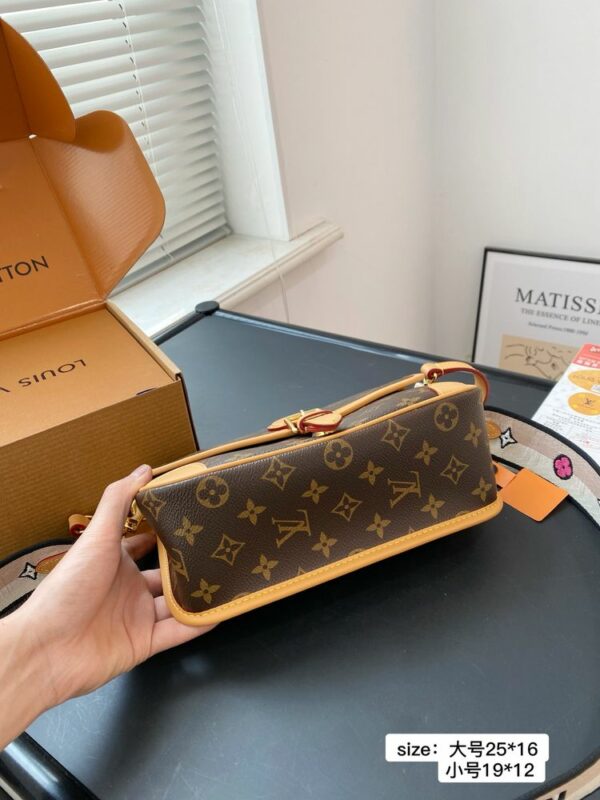 Stylish Fashion Carry Bag L5113