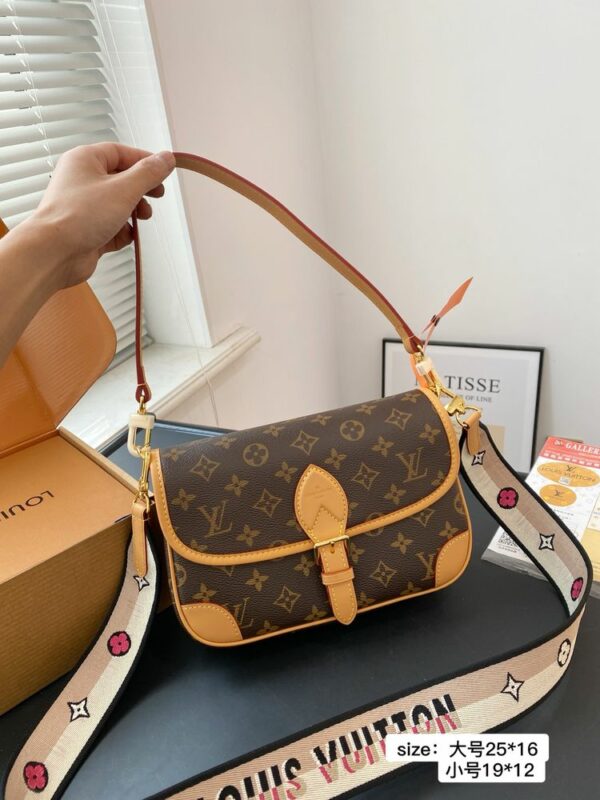 Stylish Fashion Carry Bag L5113