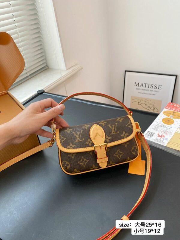 Stylish Fashion Carry Bag L5113