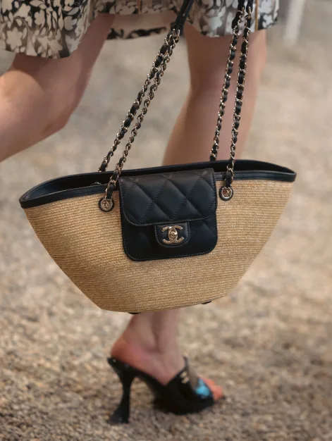 Unforgettable Allure: Chanel Cruise 2026 Redefines Modern Elegance 6 woven cn