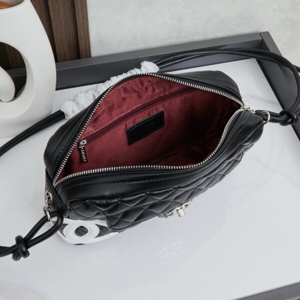 Chic Charm CN Handbag 23116