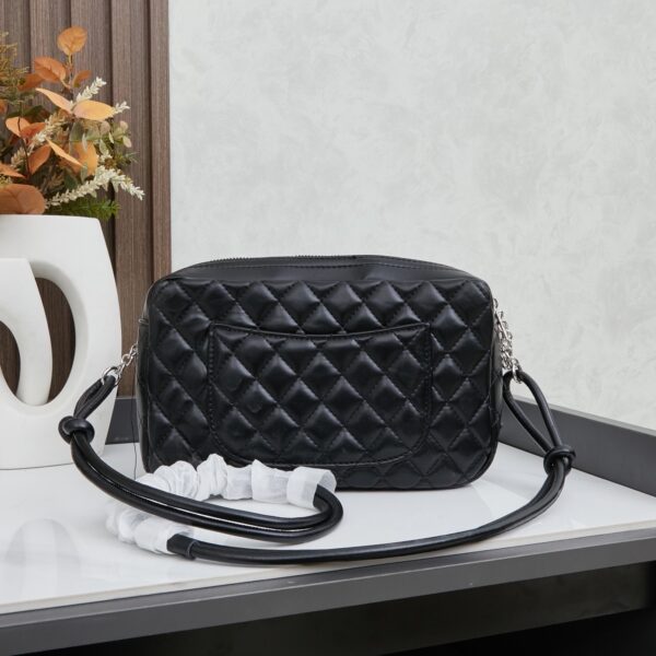 Chic Charm CN Handbag 23116