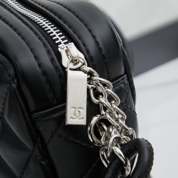 Chic Charm CN Handbag 23116