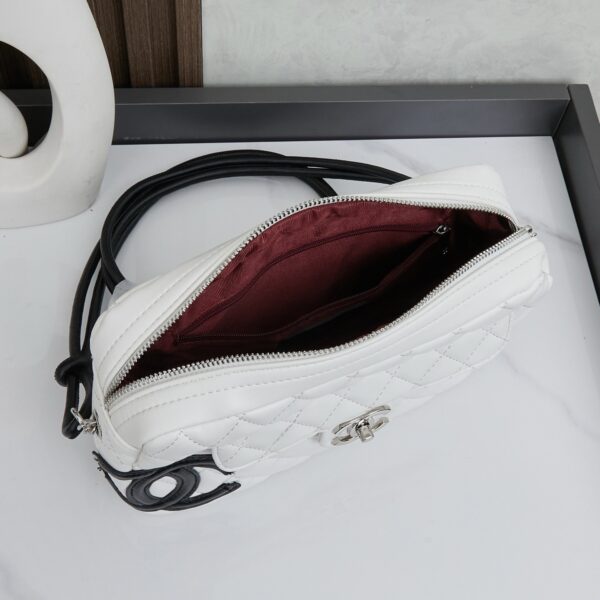Chic Charm CN Handbag 23116