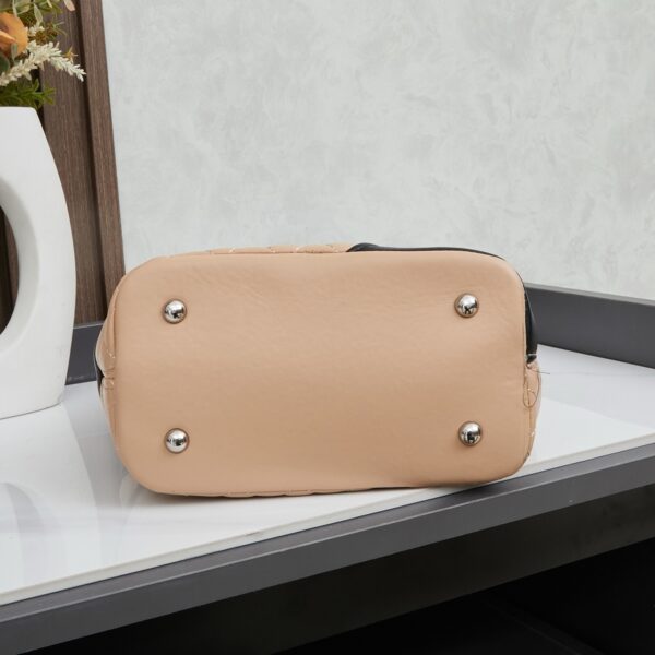 Chic Charm CN Handbag 9958-002