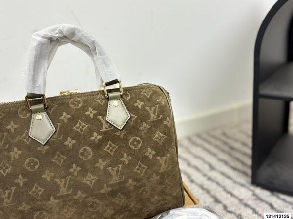 Stylish Fashion Carry LV Handbag LV2511108