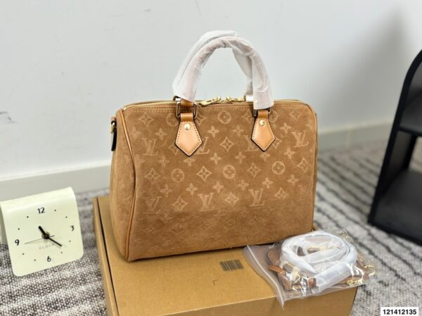 Stylish Fashion Carry LV Handbag LV2511108