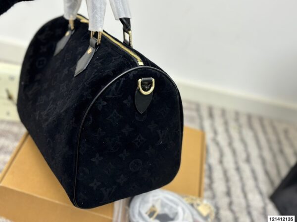 Stylish Fashion Carry LV Handbag LV2511108