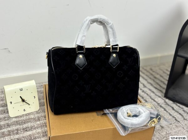 Stylish Fashion Carry LV Handbag LV2511108