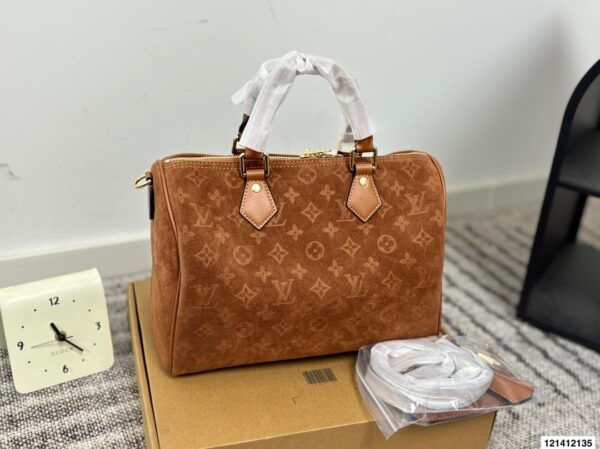 Stylish Fashion Carry LV Handbag LV2511108