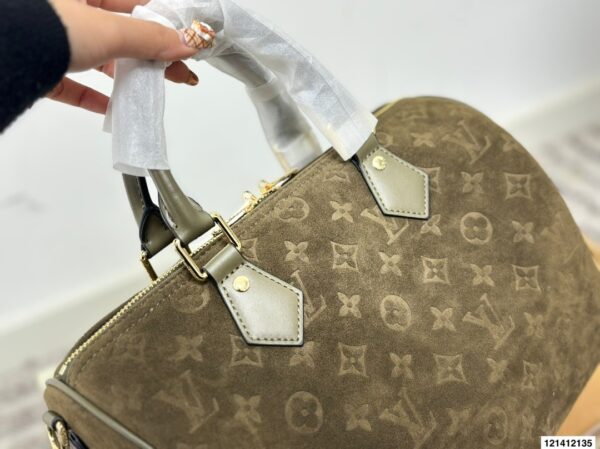 Stylish Fashion Carry LV Handbag LV2511108