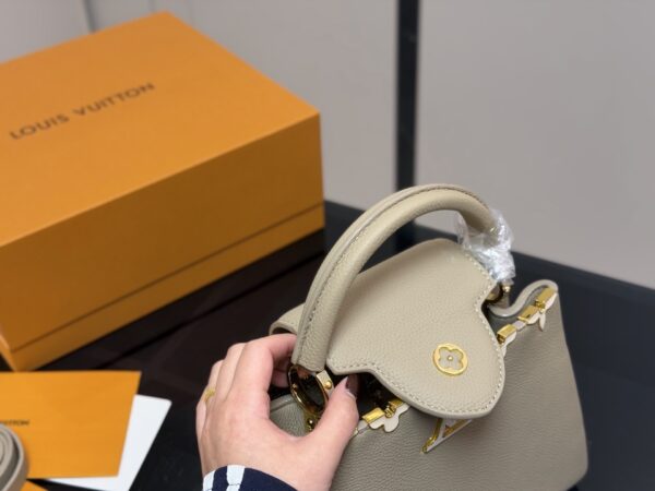 Stylish Fashion Carry LV Handbag 2511093