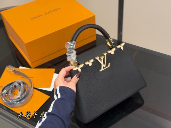Stylish Fashion Carry LV Handbag 2511093