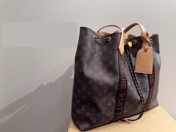 Stylish Fashion Carry LV Handbag LV25112210 Stylish Fashion Carry LV Handbag LV25112210