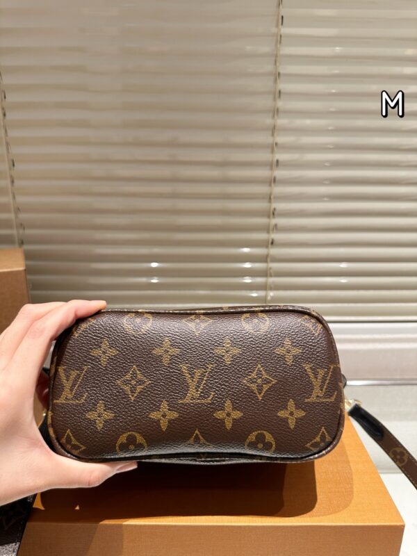 Stylish Fashion Carry LV Handbag LV2511196