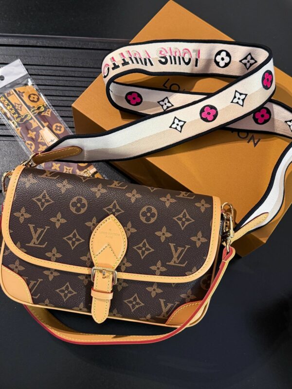 Stylish Fashion Carry Bag L311 Stylish Fashion Carry Bag L311