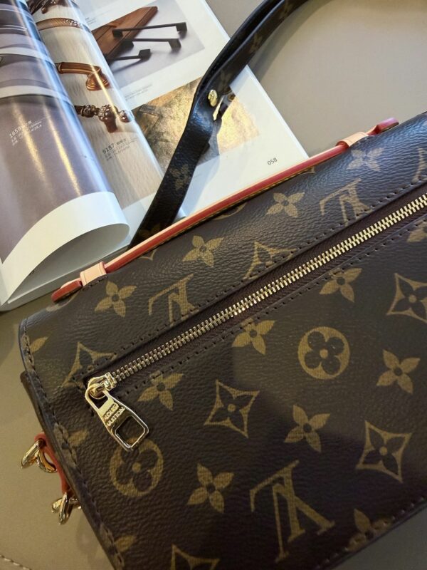 Stylish Fashion Carry Bag L307