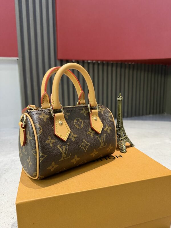 Stylish Fashion Carry Bag L302