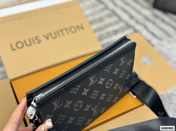 Stylish Fashion Carry LV Handbag LV25111310