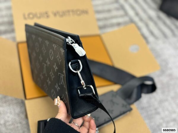 Stylish Fashion Carry LV Handbag LV25111310