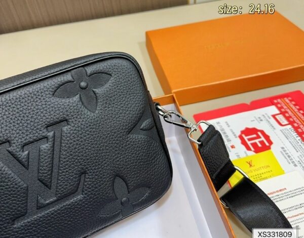 Stylish Fashion Carry LV Handbag LV2511137