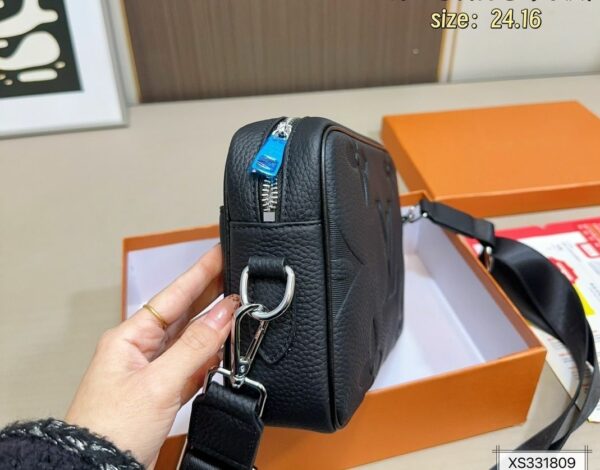 Stylish Fashion Carry LV Handbag LV2511137